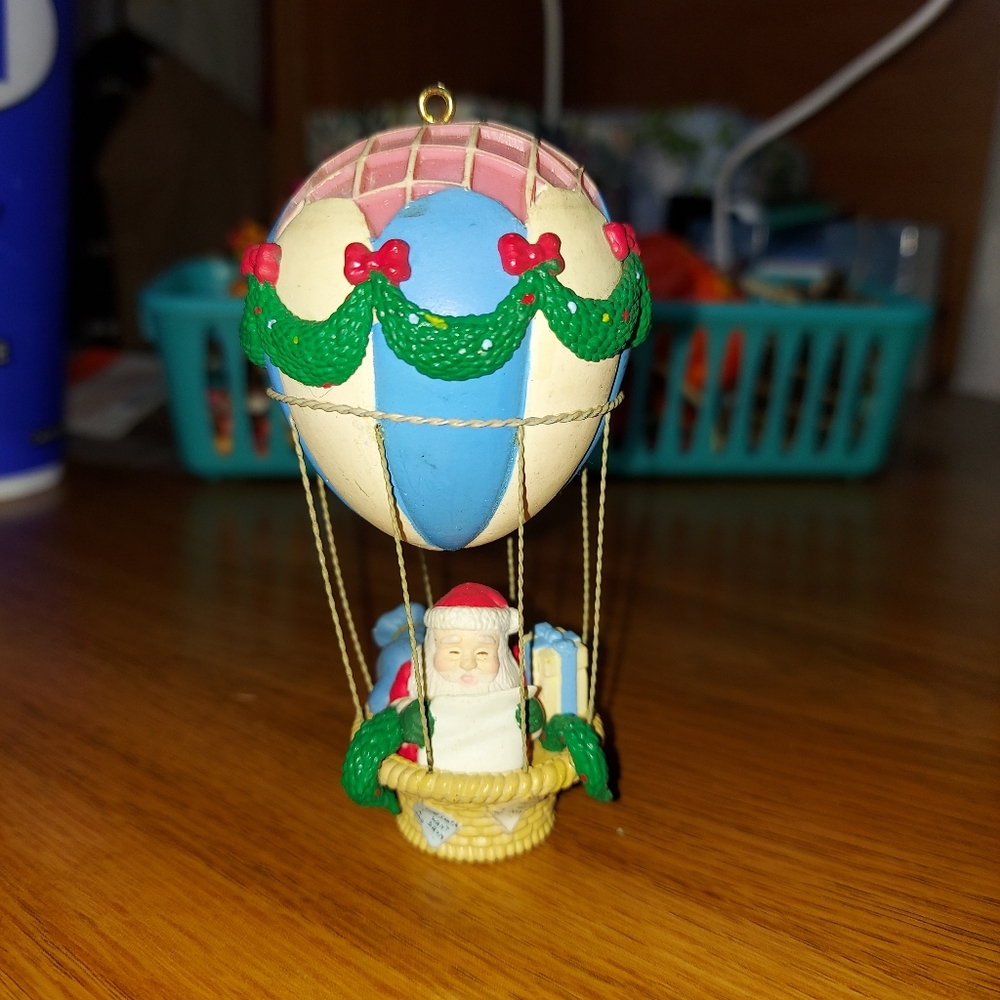 Noma Christmas Ornament Balloon Ride Santa Vintage 1992 Collectible